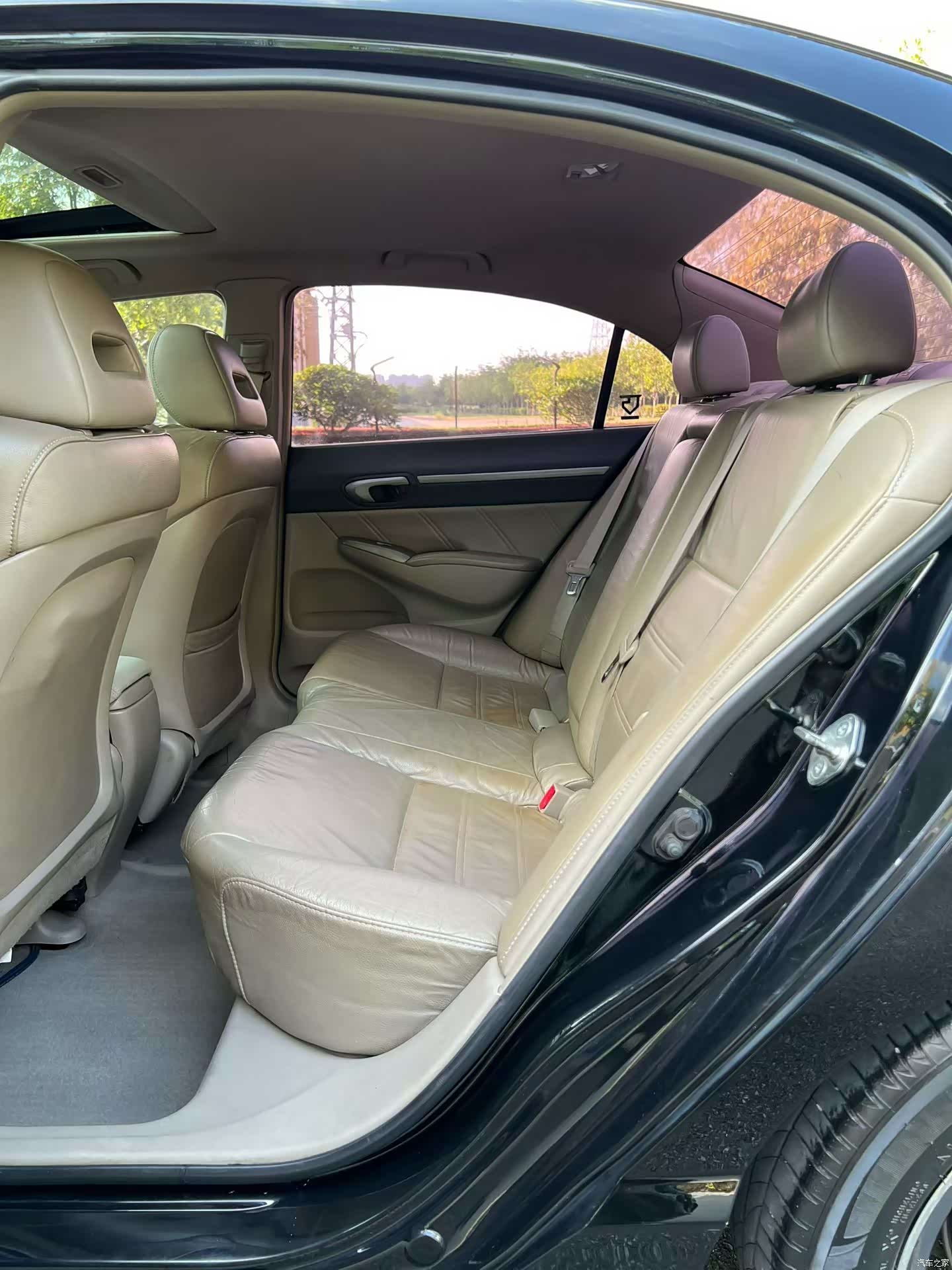 Honda Civic, 2011 9