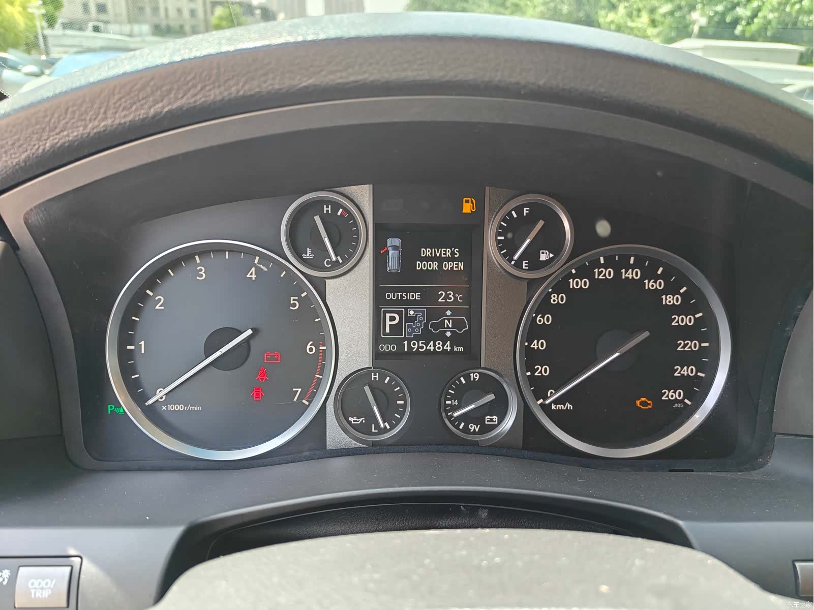 Lexus LX, 2016 9