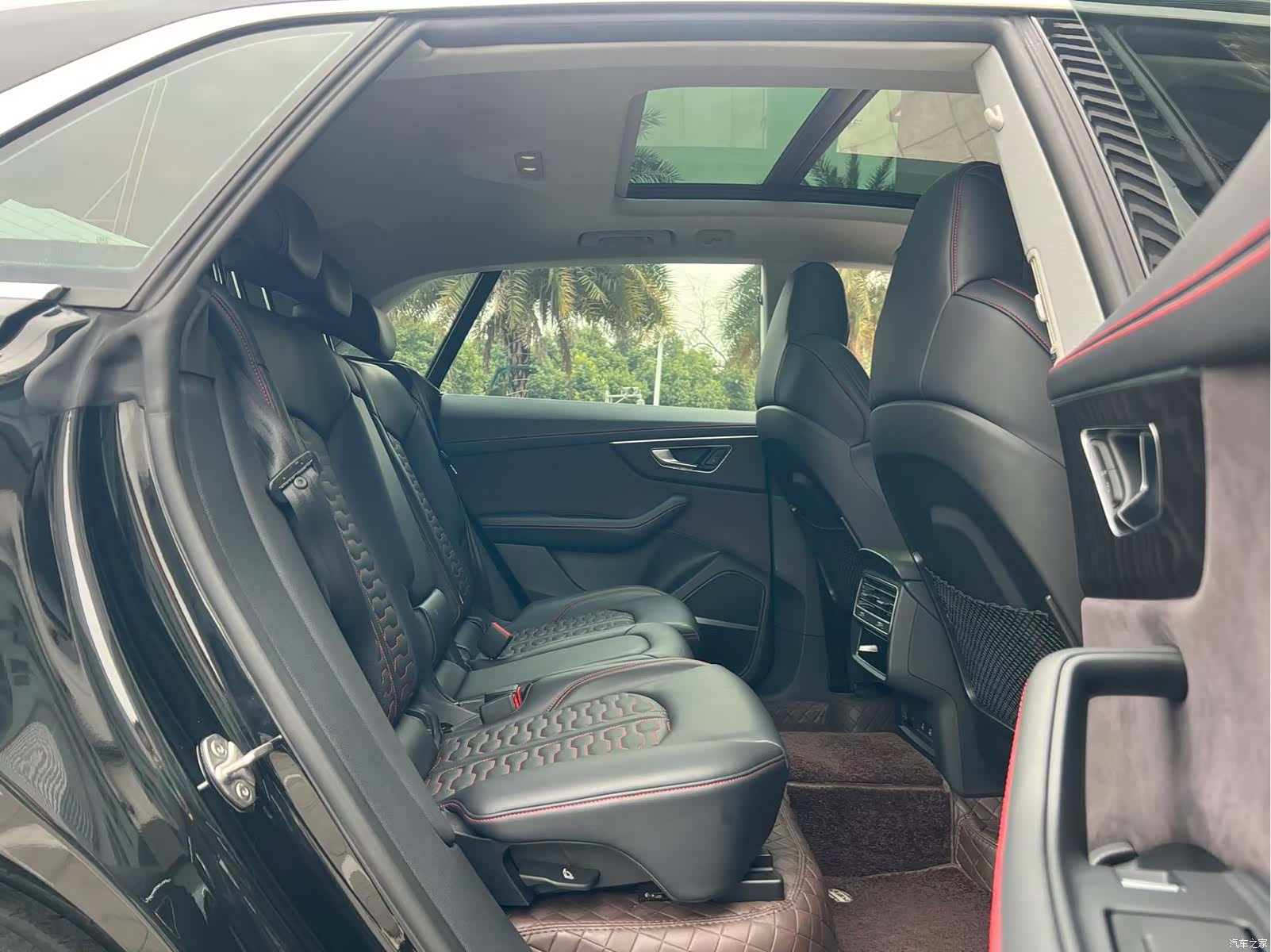 Audi Q8, 2022 6