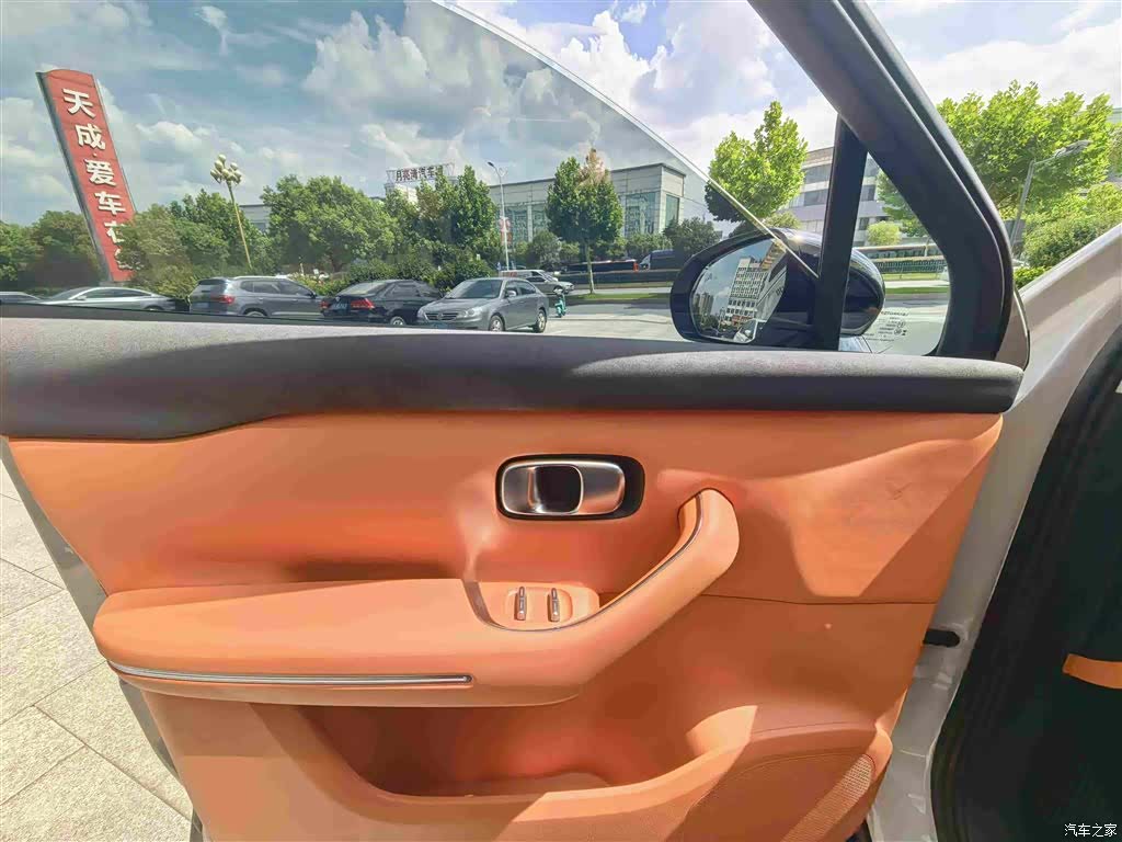 Leapmotor C10, 2025 12