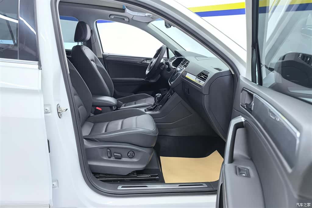Volkswagen Tiguan L, 2021 8