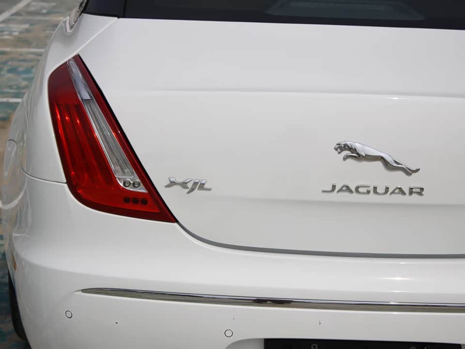 Jaguar XJ Jaguar XJ