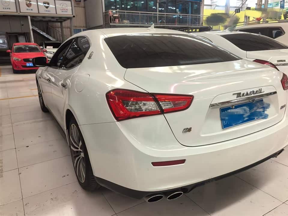 Maserati Ghibli Maserati Ghibli