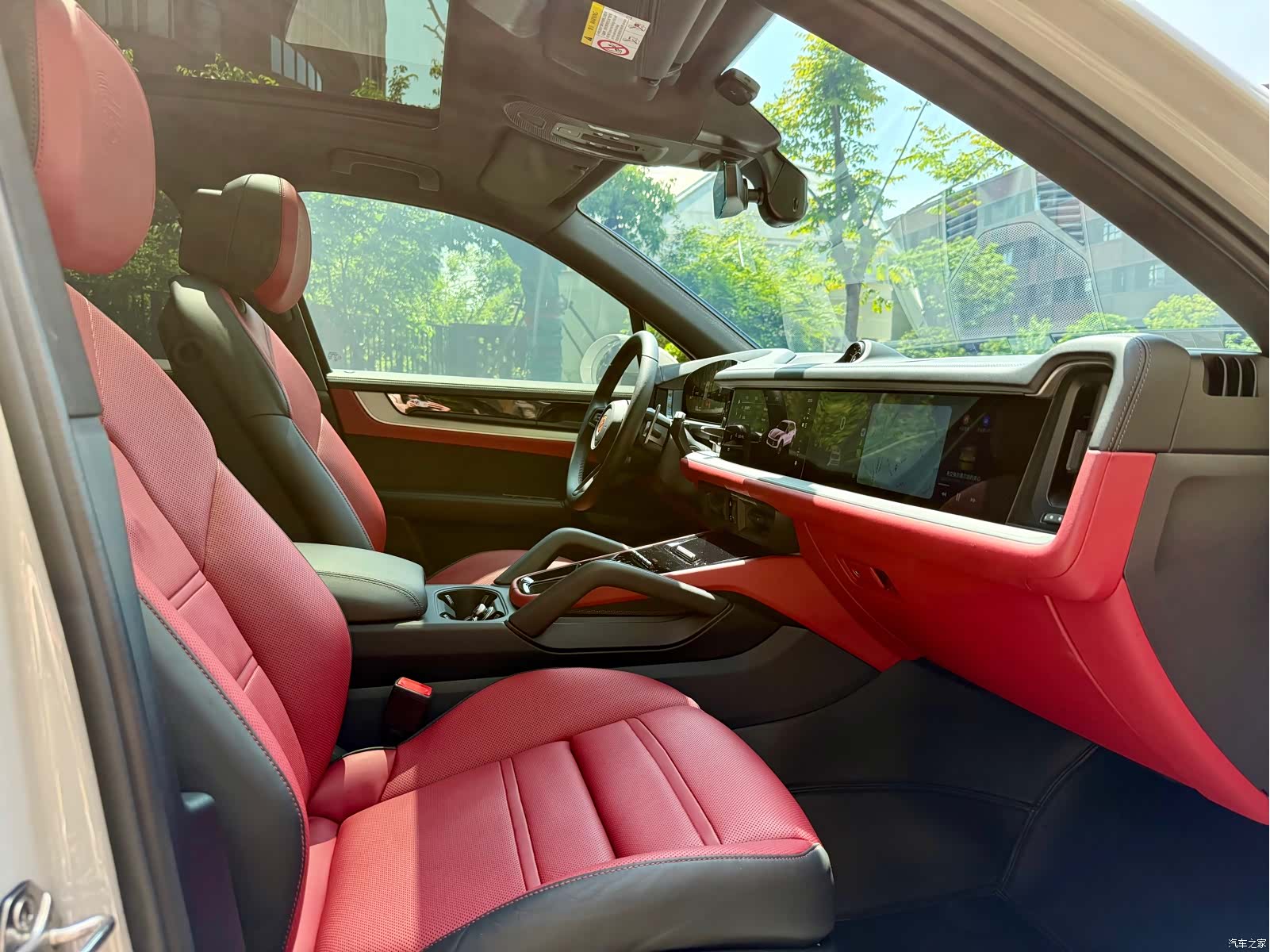 Porsche Cayenne, 2025 12