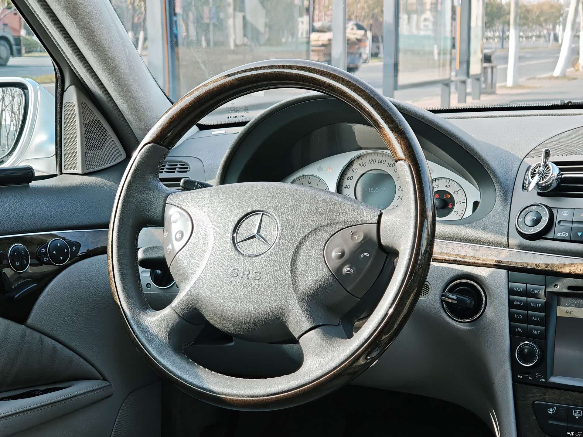 Mercedes-Benz E-Class, 2006 10