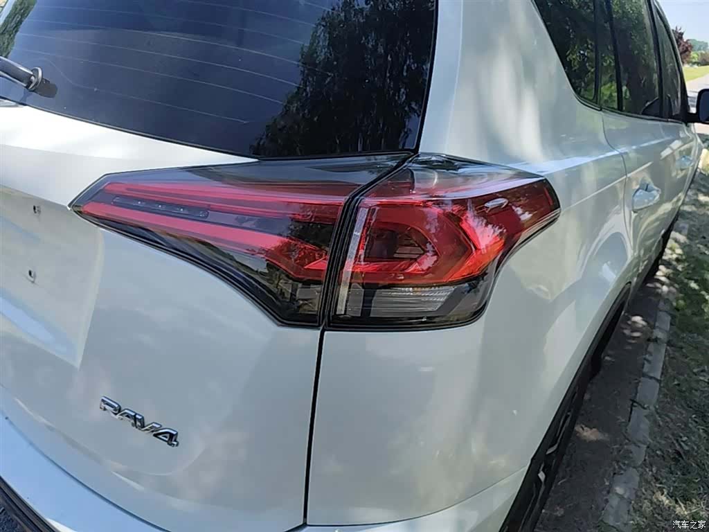 Toyota RAV4, 2019 8