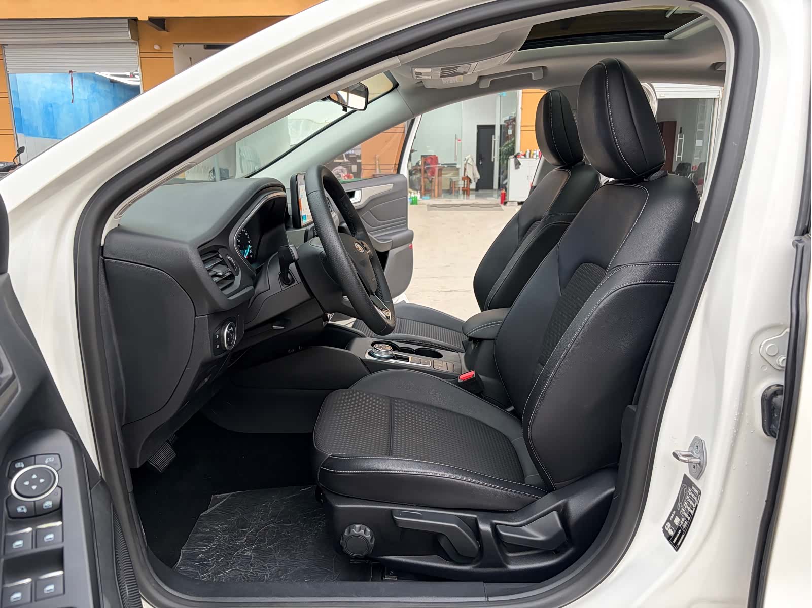 Ford Focus, 2020 все фото