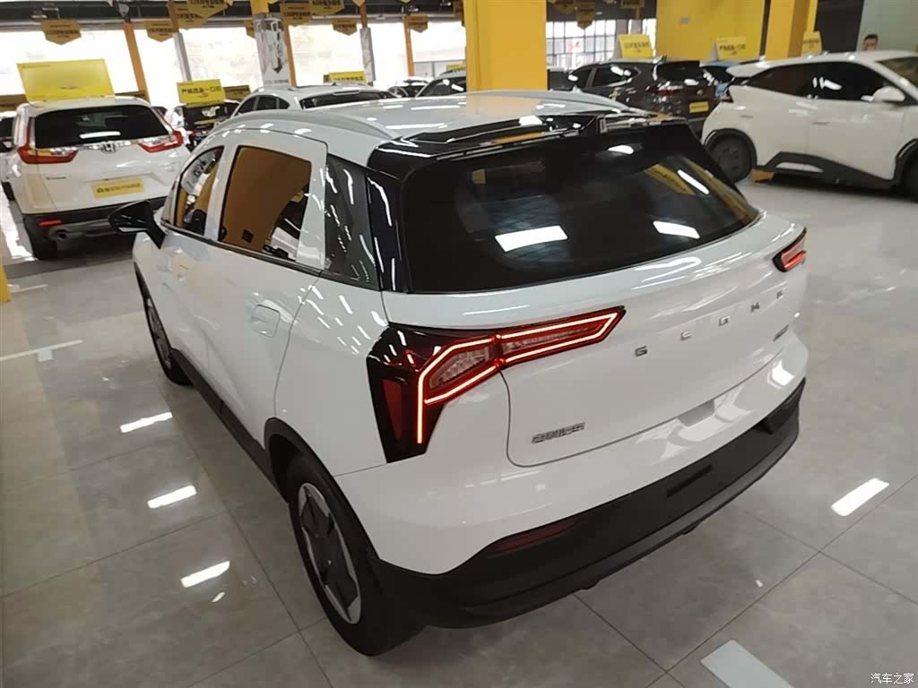Geely E, 2023 все фото