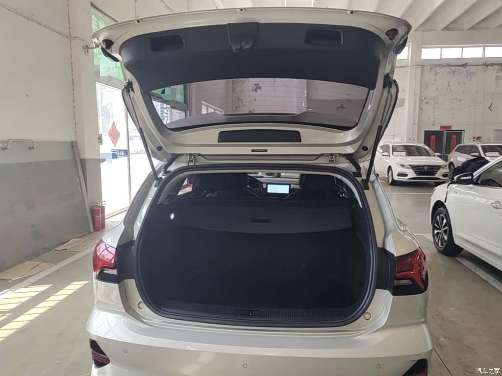 Roewe Ei5, 2022 19