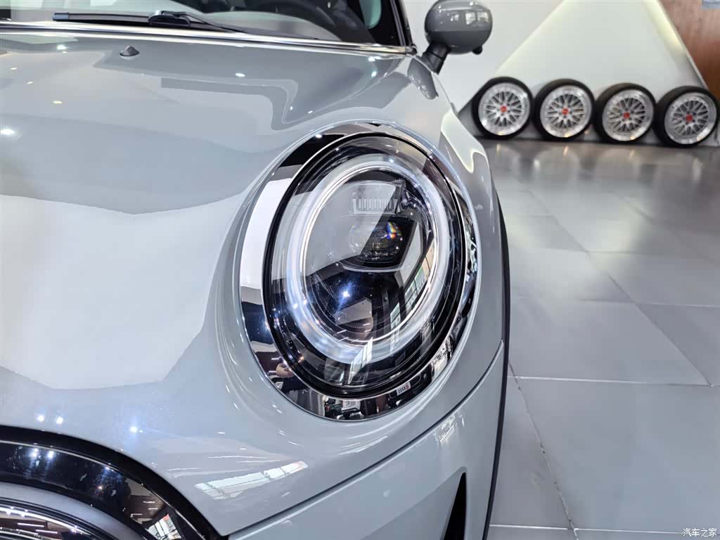 Mini ONE, 2021 19