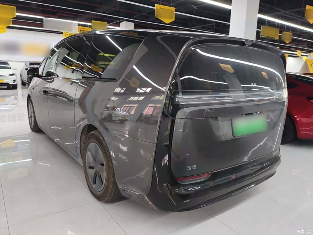Li Auto MEGA, 2025 23
