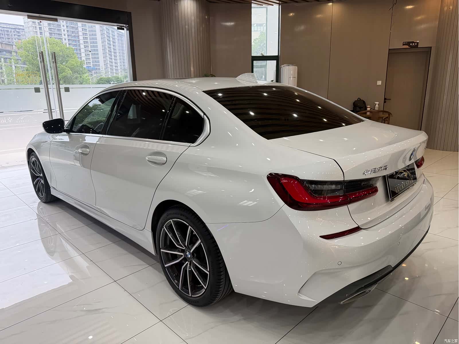 BMW 3 Series, 2022 все фото