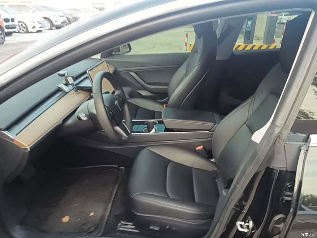 Tesla Model 3, 2020 15