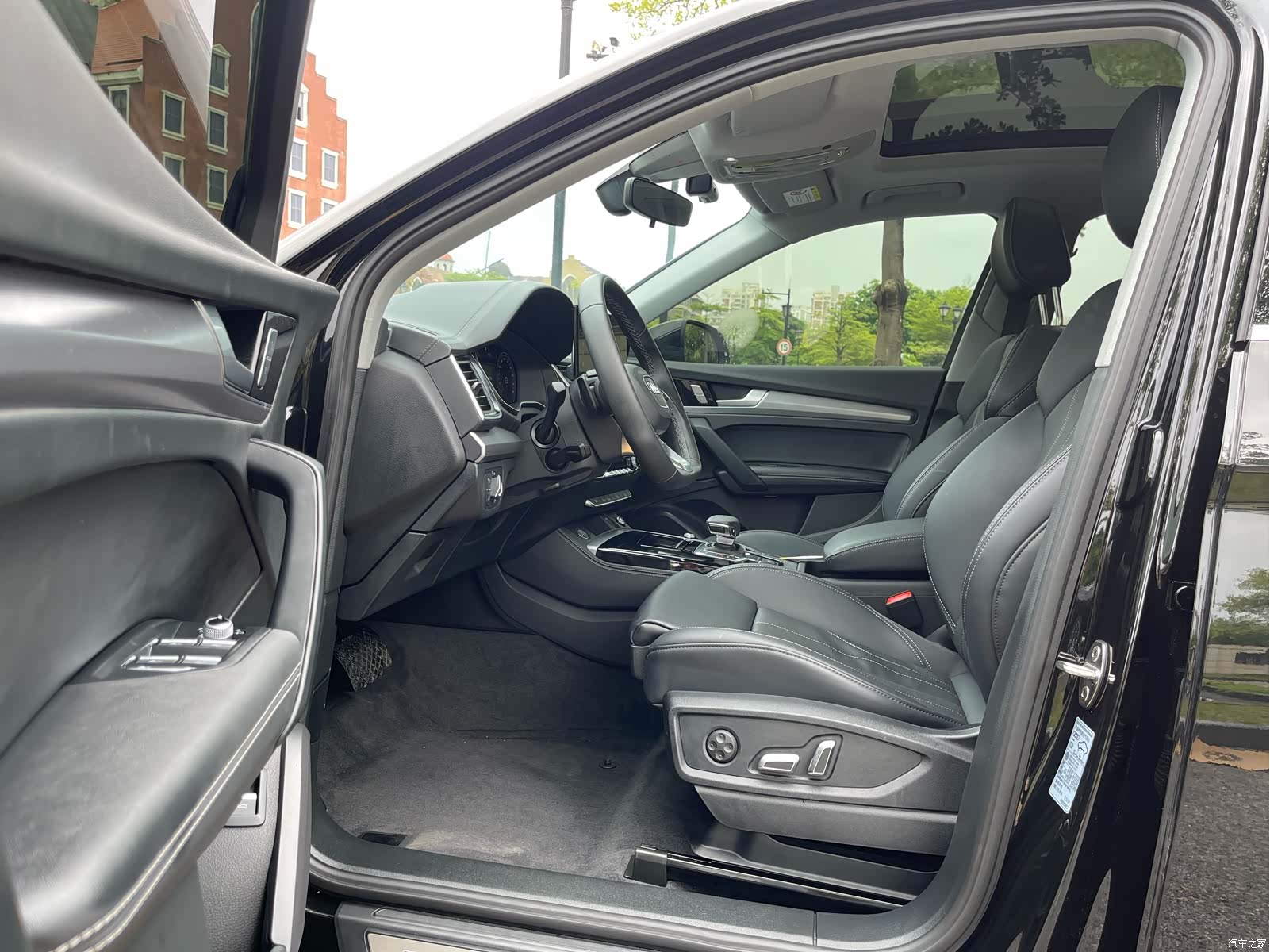 Audi Q5L, 2025 13