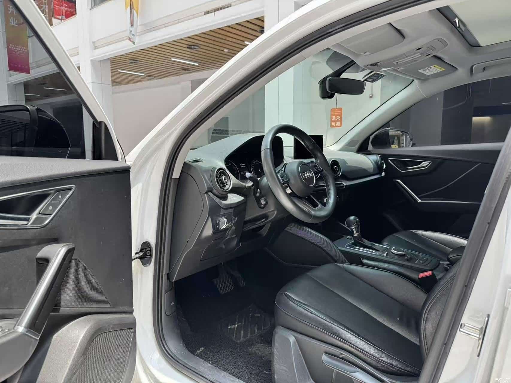 Audi Q2L, 2020 10