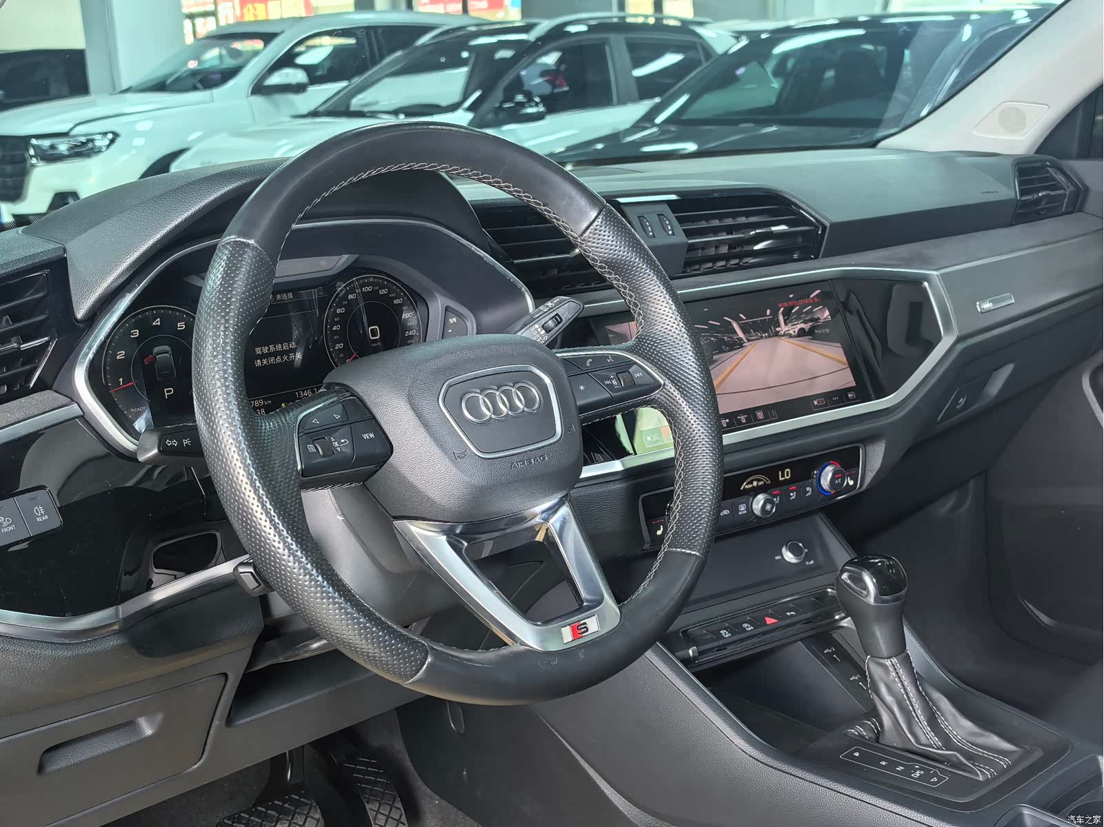 Audi Q3, 2023 11