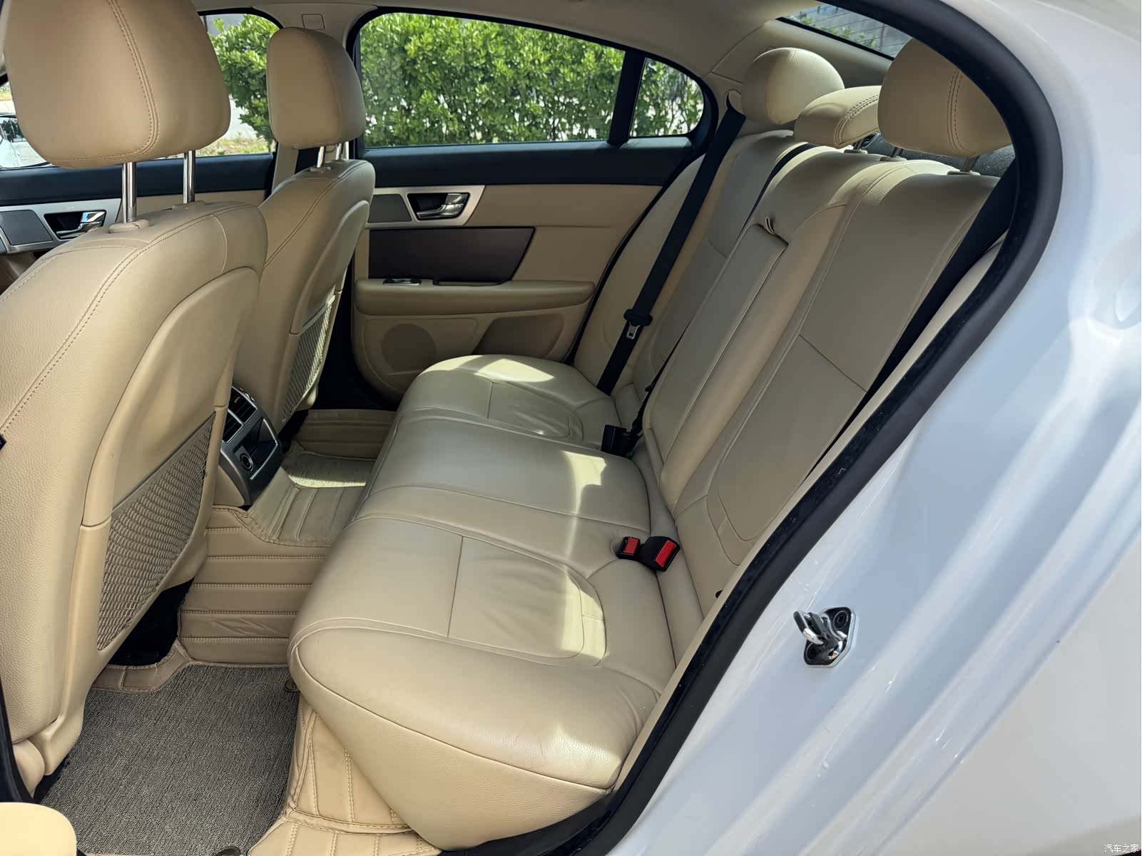 Jaguar XF, 2013 8