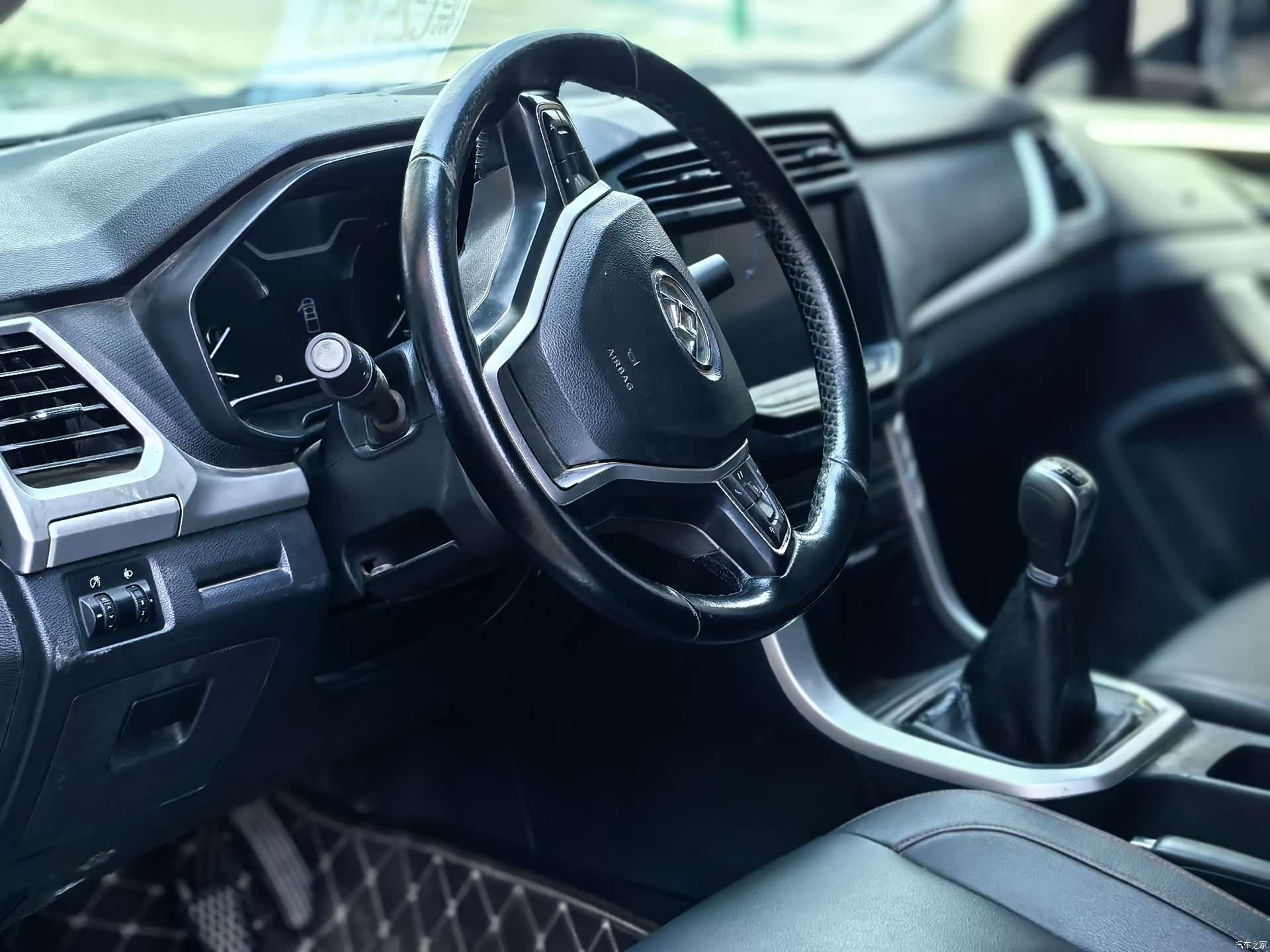 Maxus T60, 2019 9