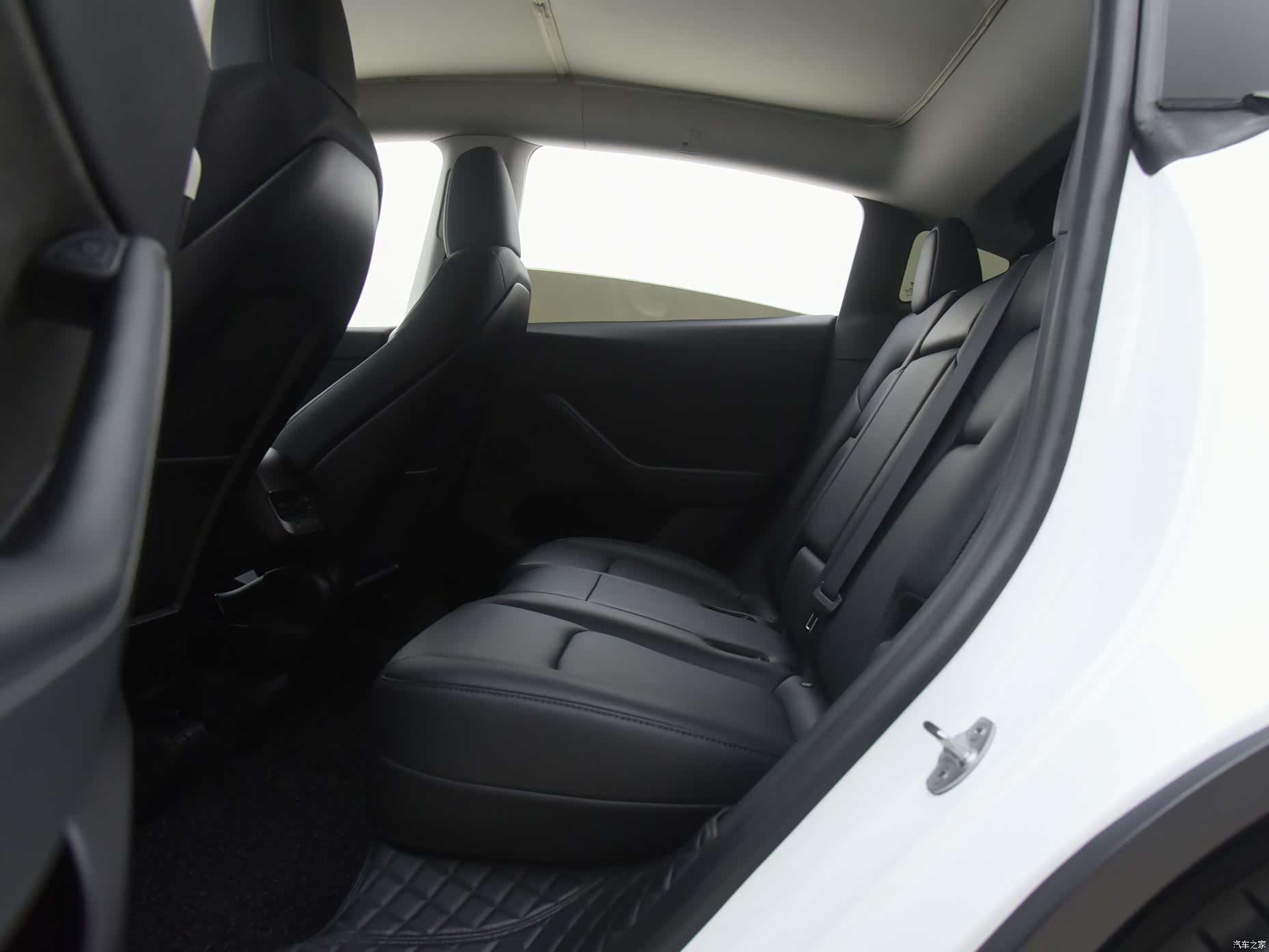 Tesla Model Y, 2023 11