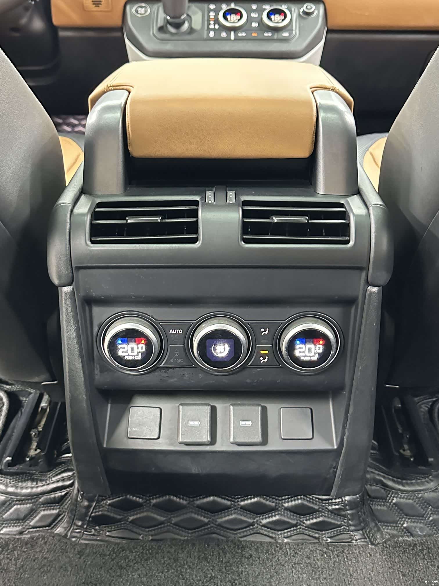 Land Rover Defender, 2024 27
