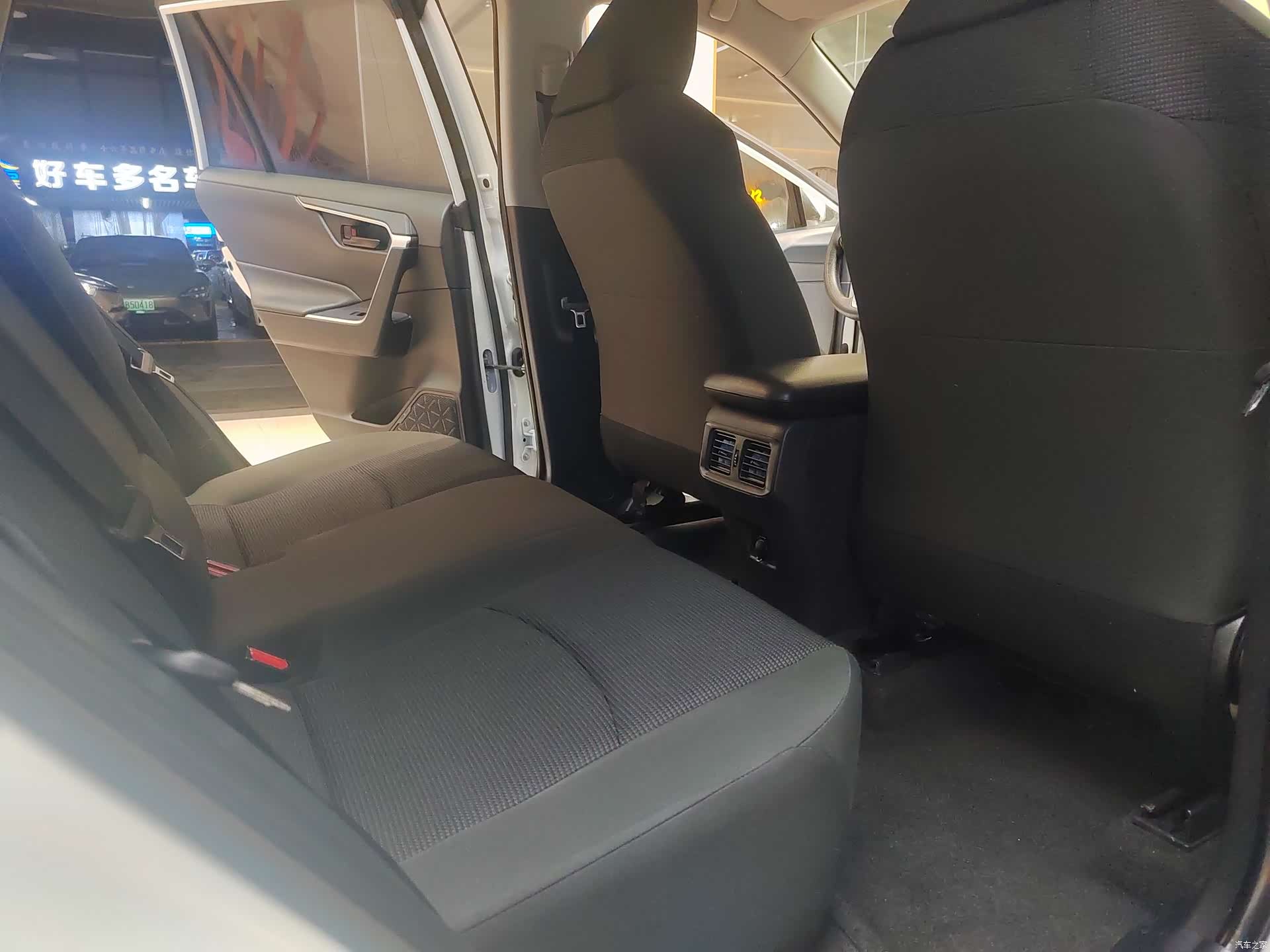 Toyota RAV4, 2022 23
