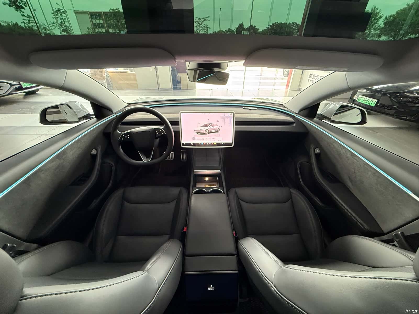 Tesla Model 3, 2025 19