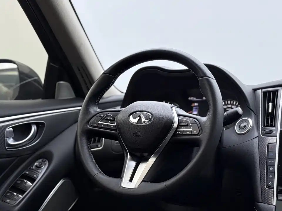 Infiniti Q50L