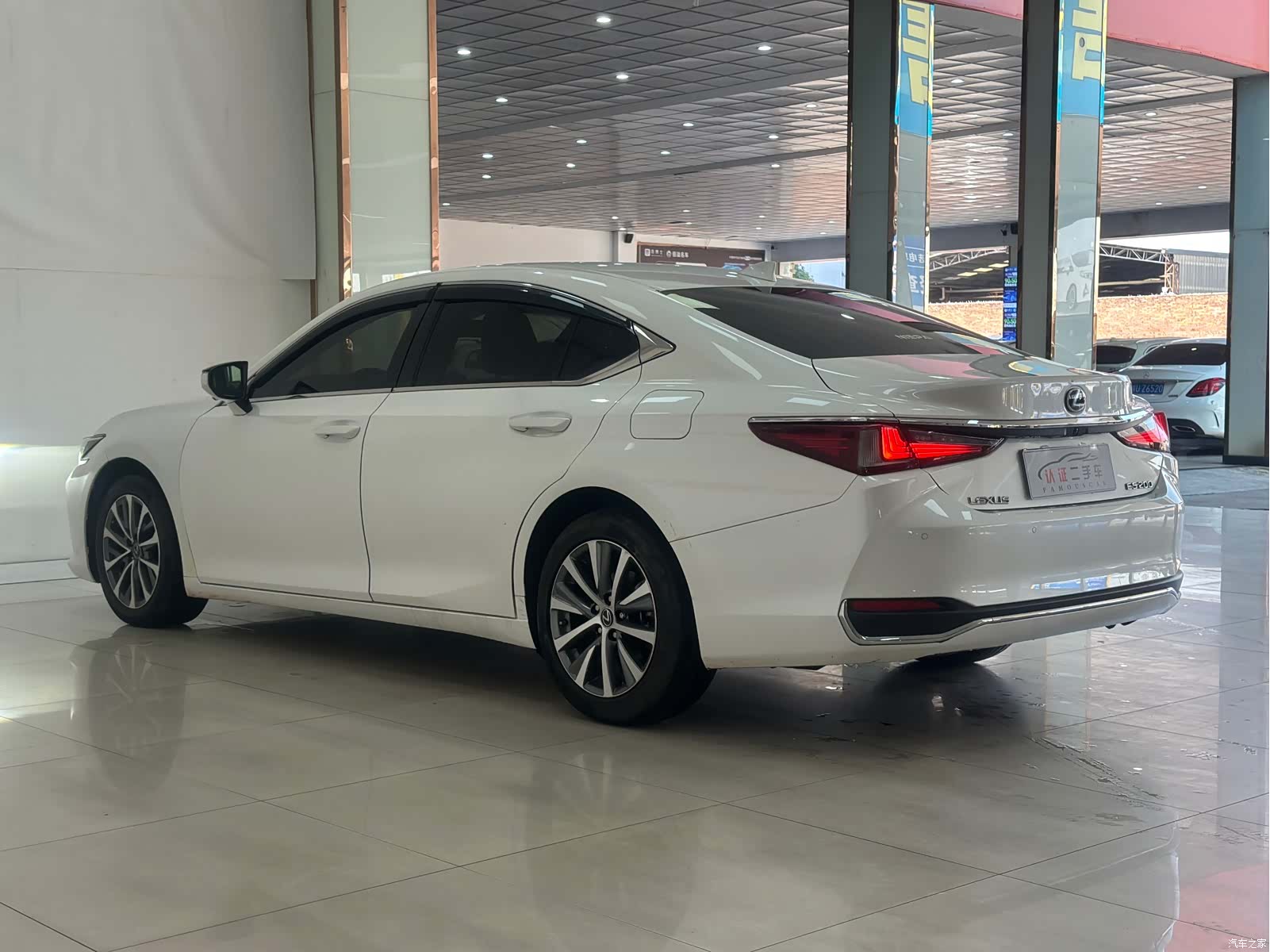 Lexus ES, 2023 7