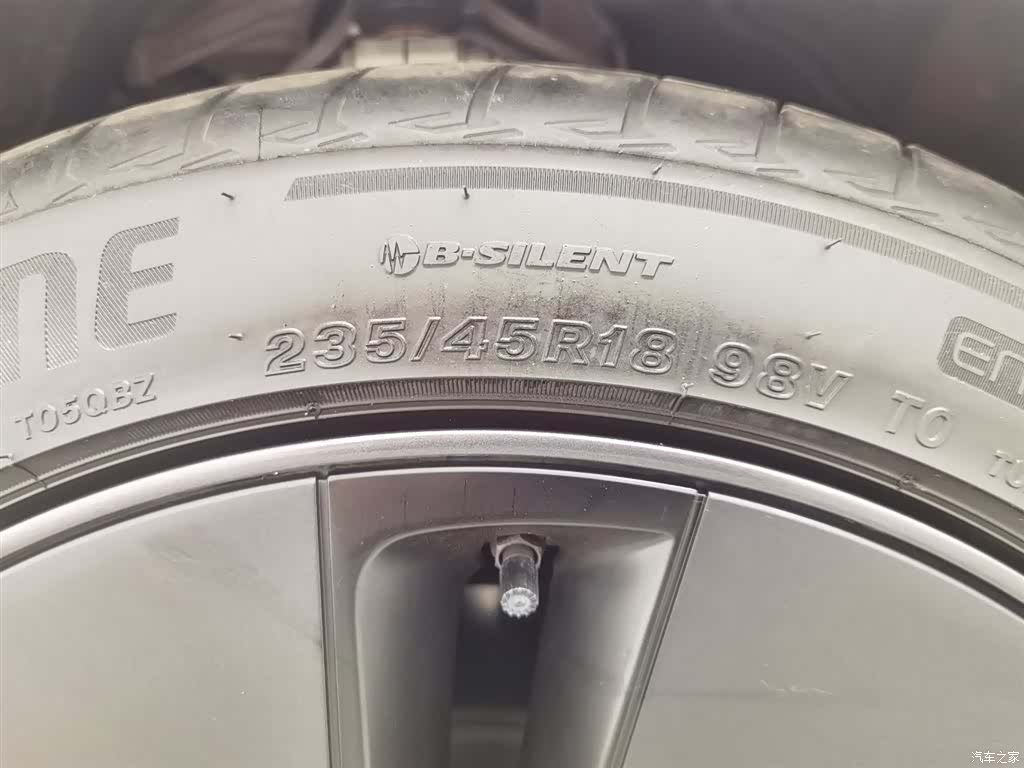 Tesla Model 3, 2025 24