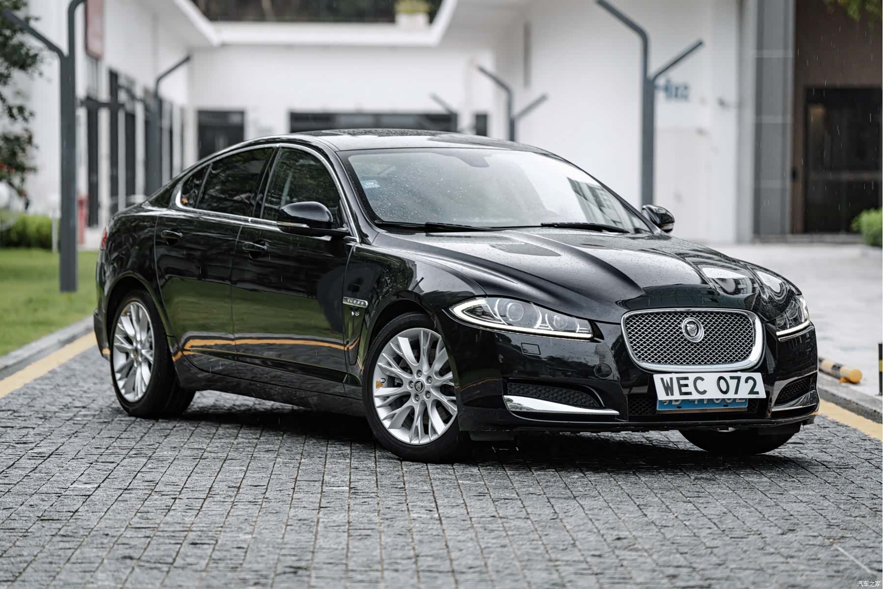 Jaguar XF, 2011 2