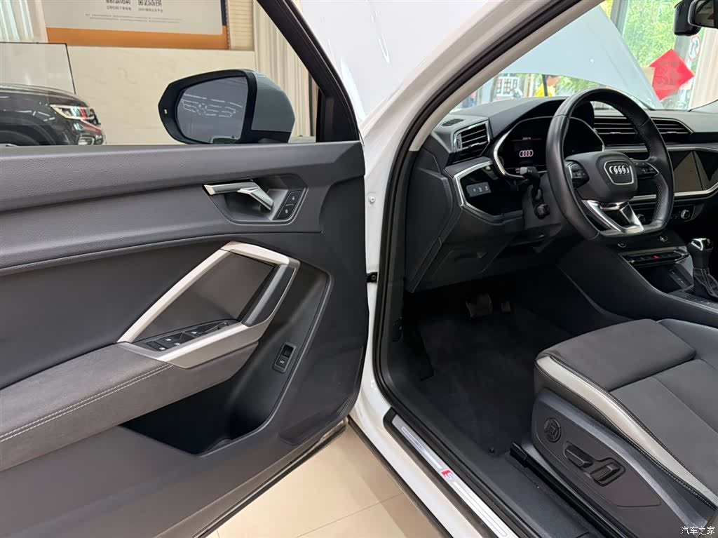 Audi Q3, 2023 8