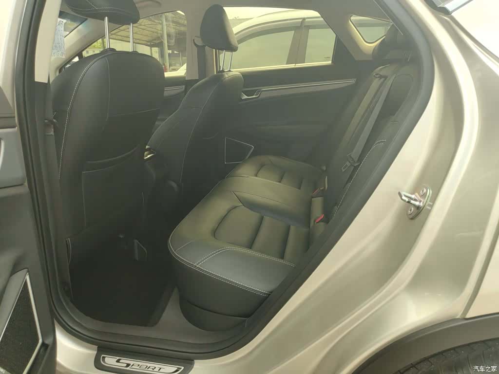 Geely Emgrand, 2018 14