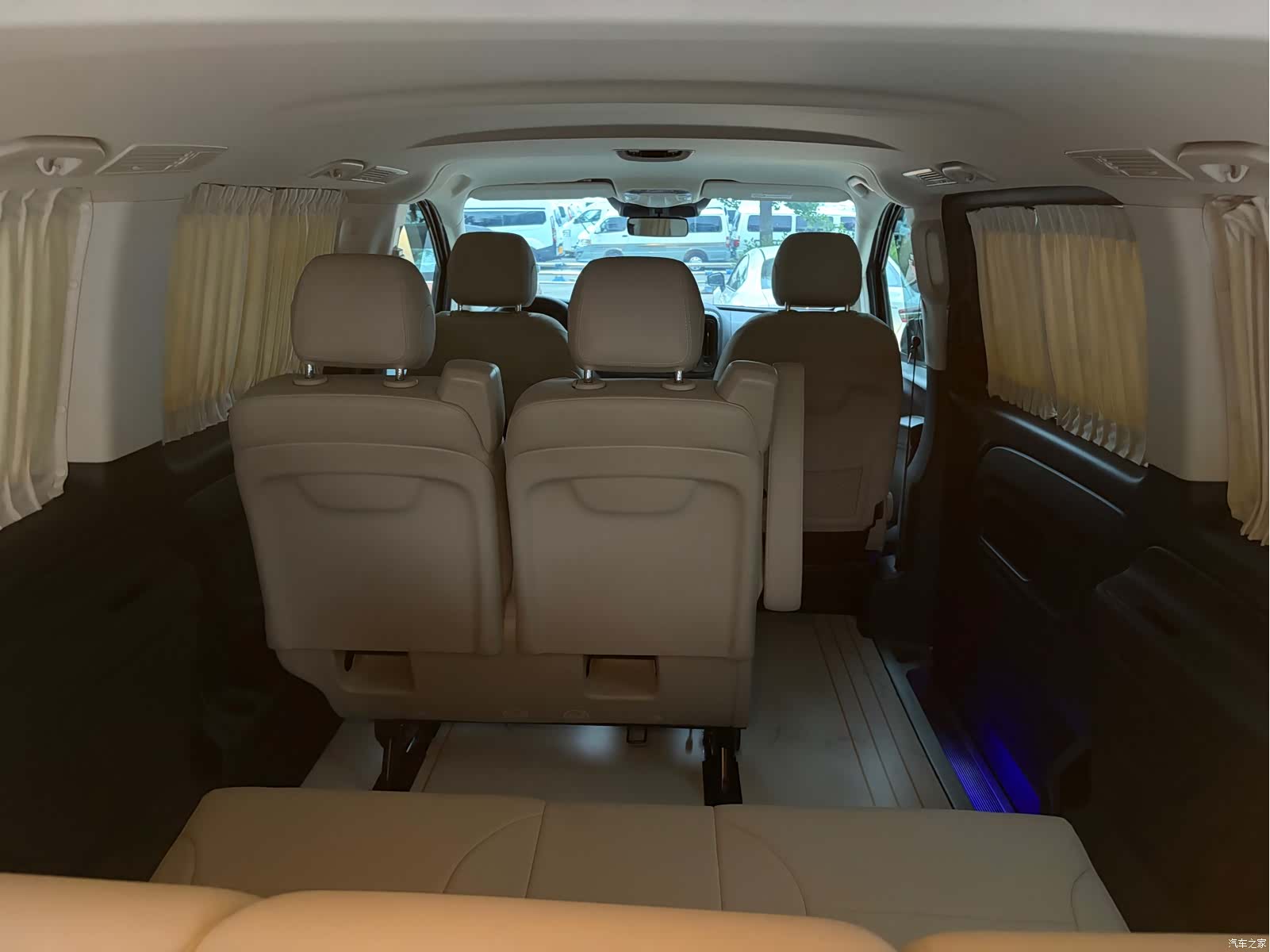 Mercedes-Benz 7, 2025 32