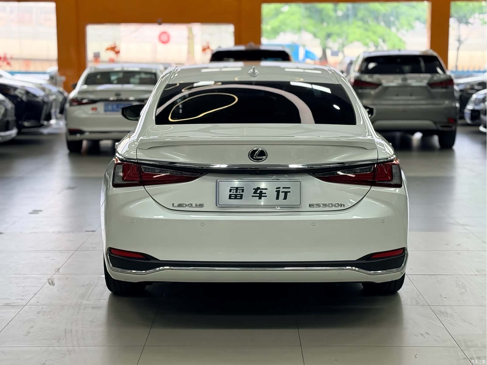 Lexus ES, 2024 10