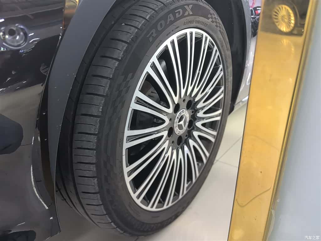 Mercedes-Benz E-Class, 2023 23