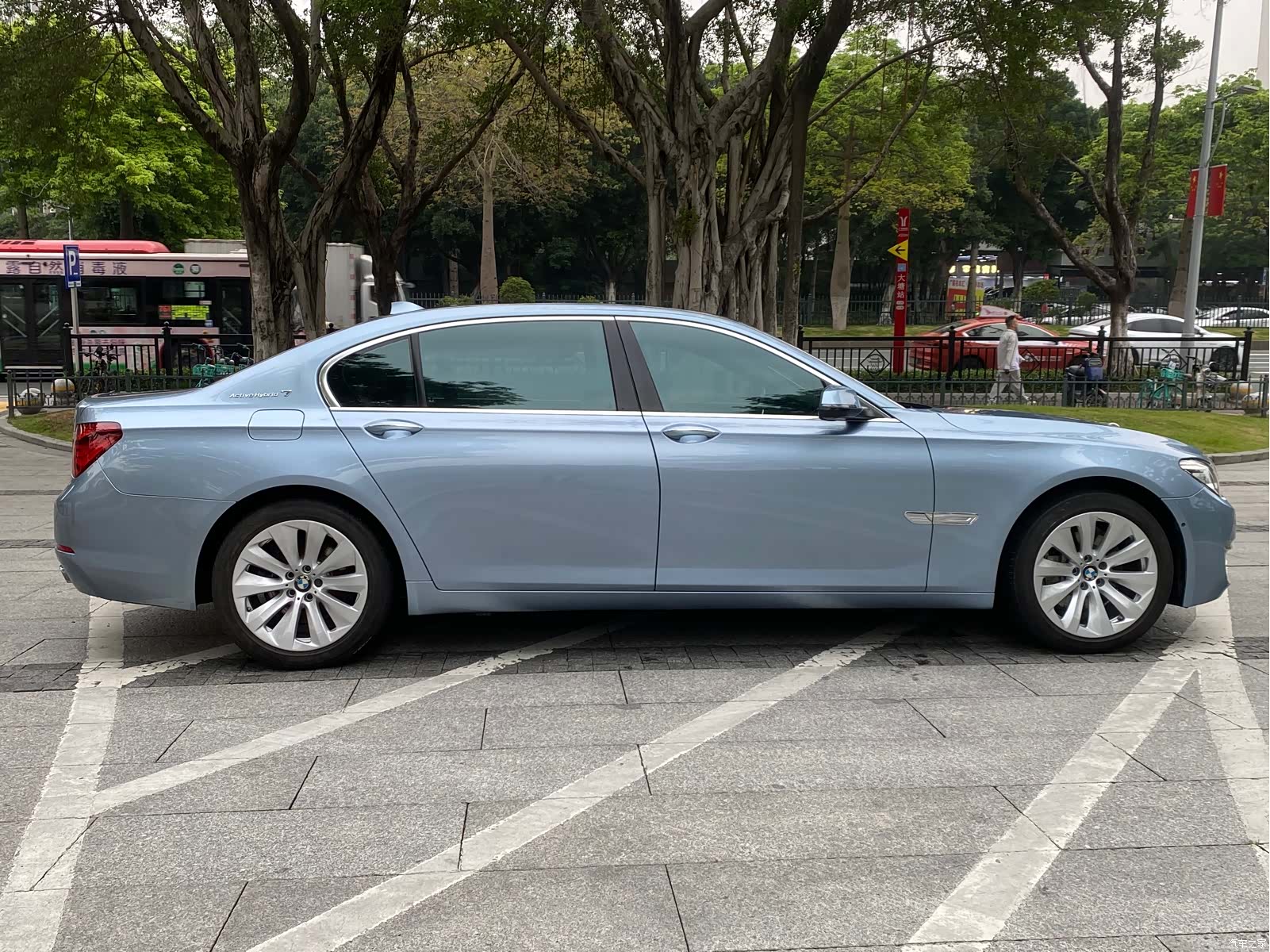 BMW 7 Series, 2013 25