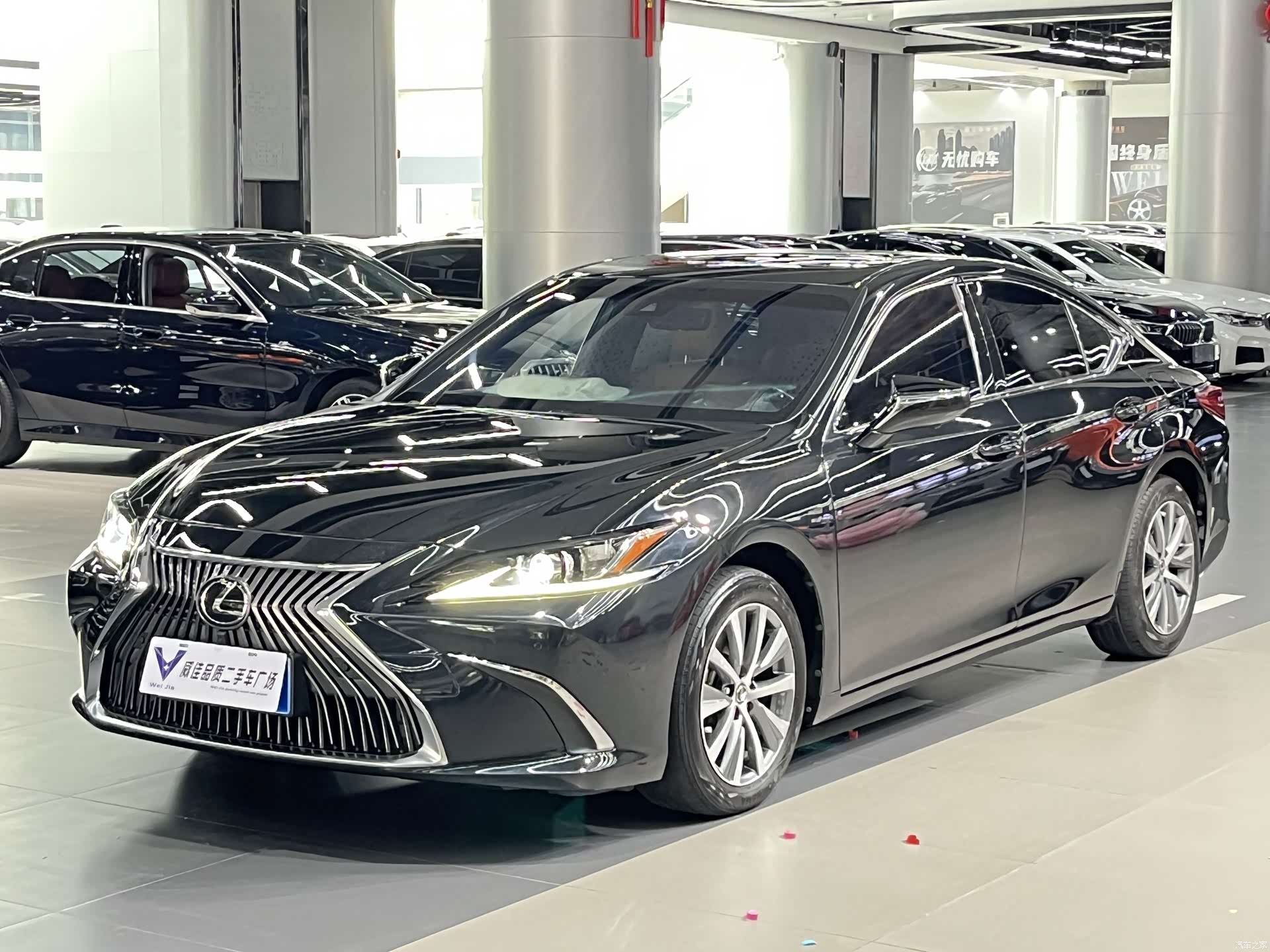 Lexus ES, 2021 1