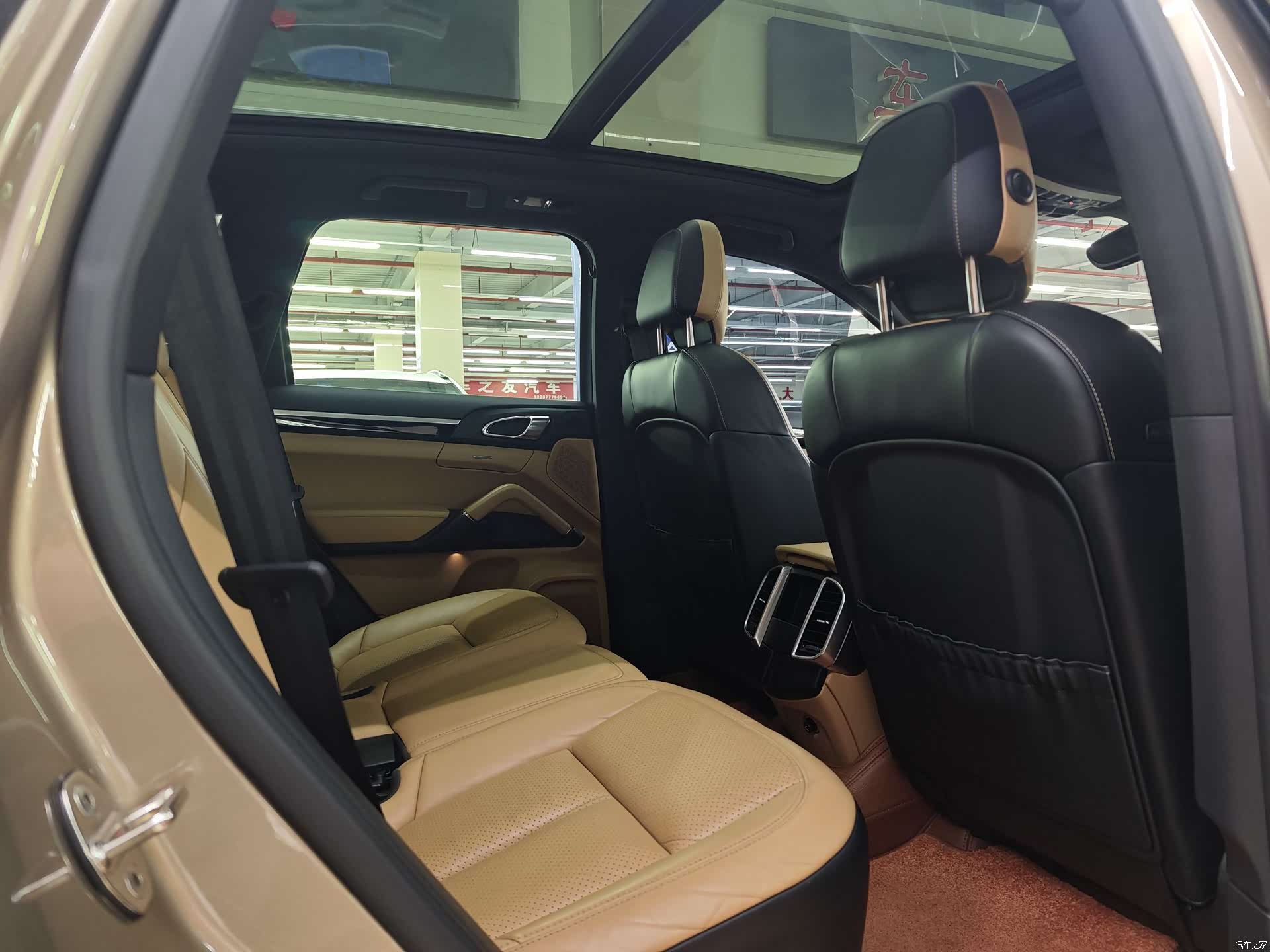 Porsche Cayenne, 2015 13