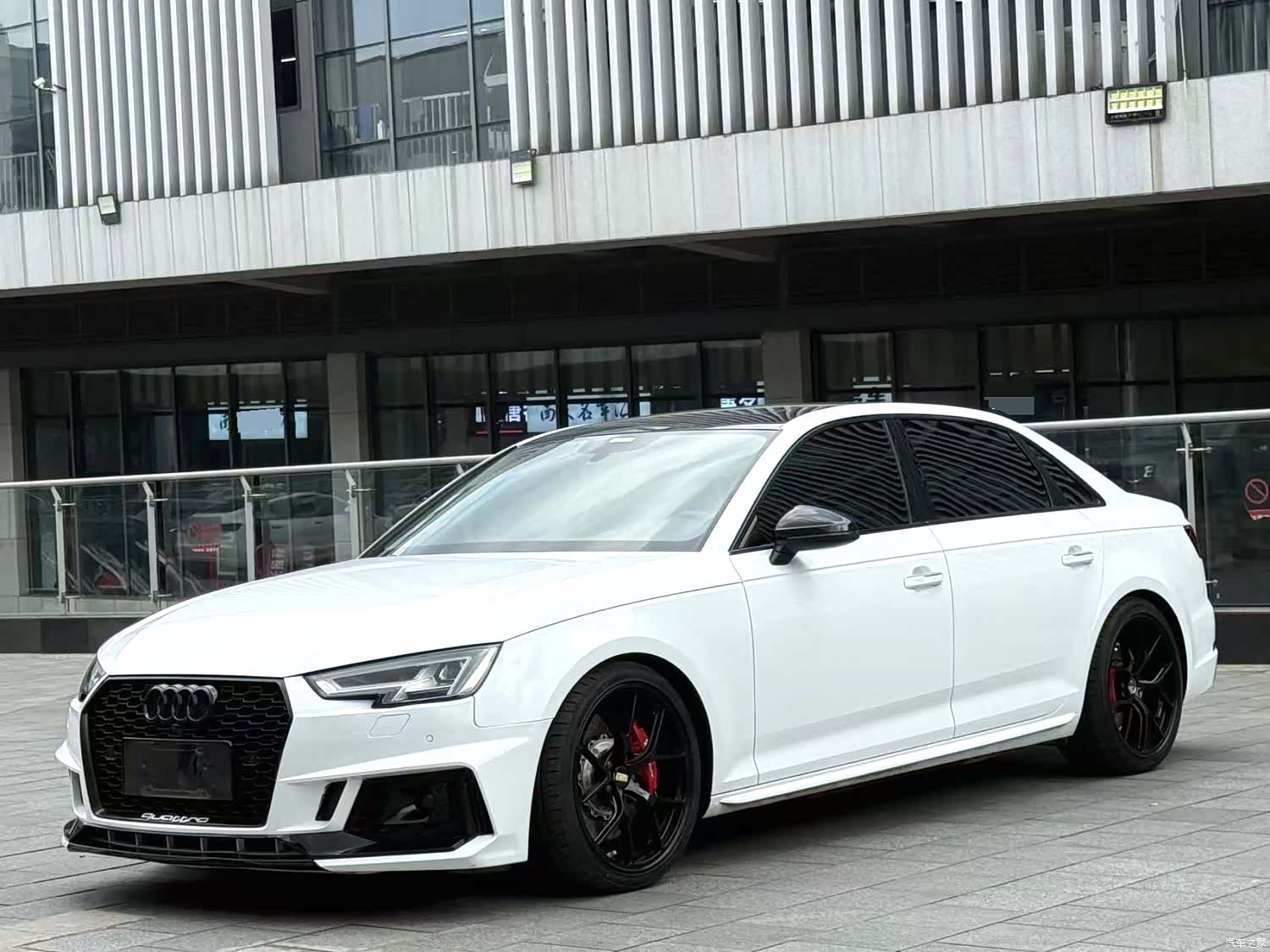 Audi A4L, 2019 1