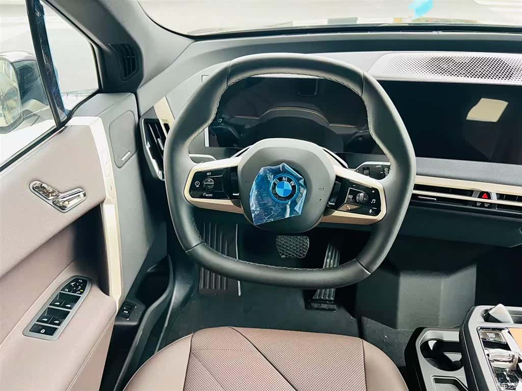 BMW iX, 2023 11