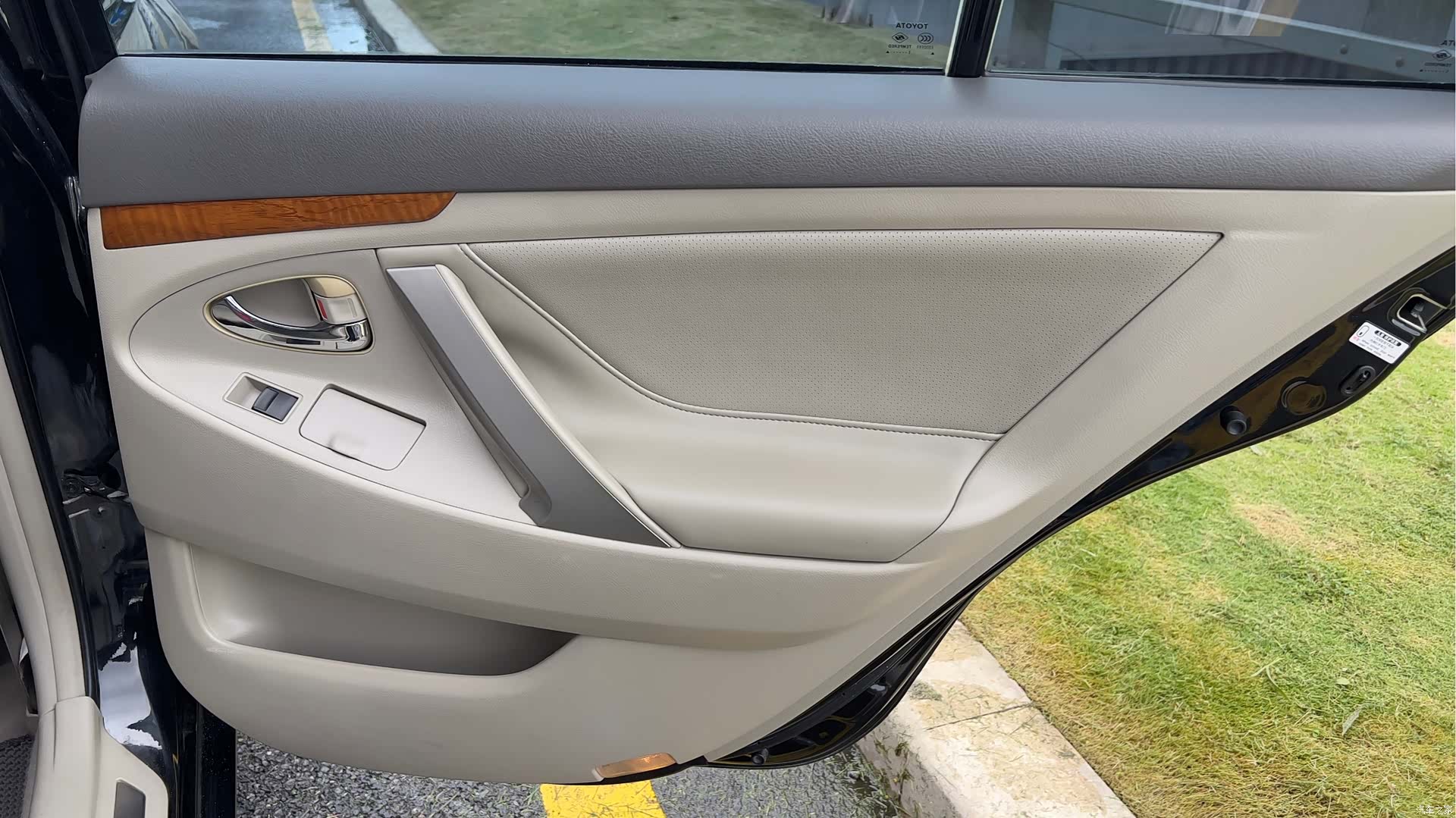 Toyota Camry, 2011 19