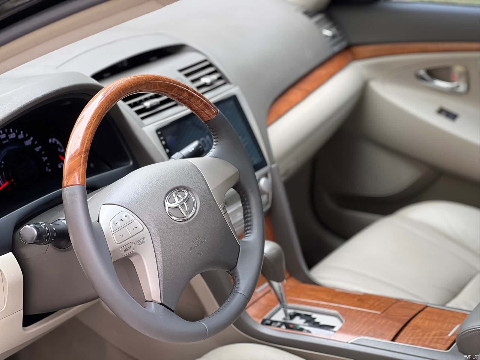 Toyota Camry, 2011 4