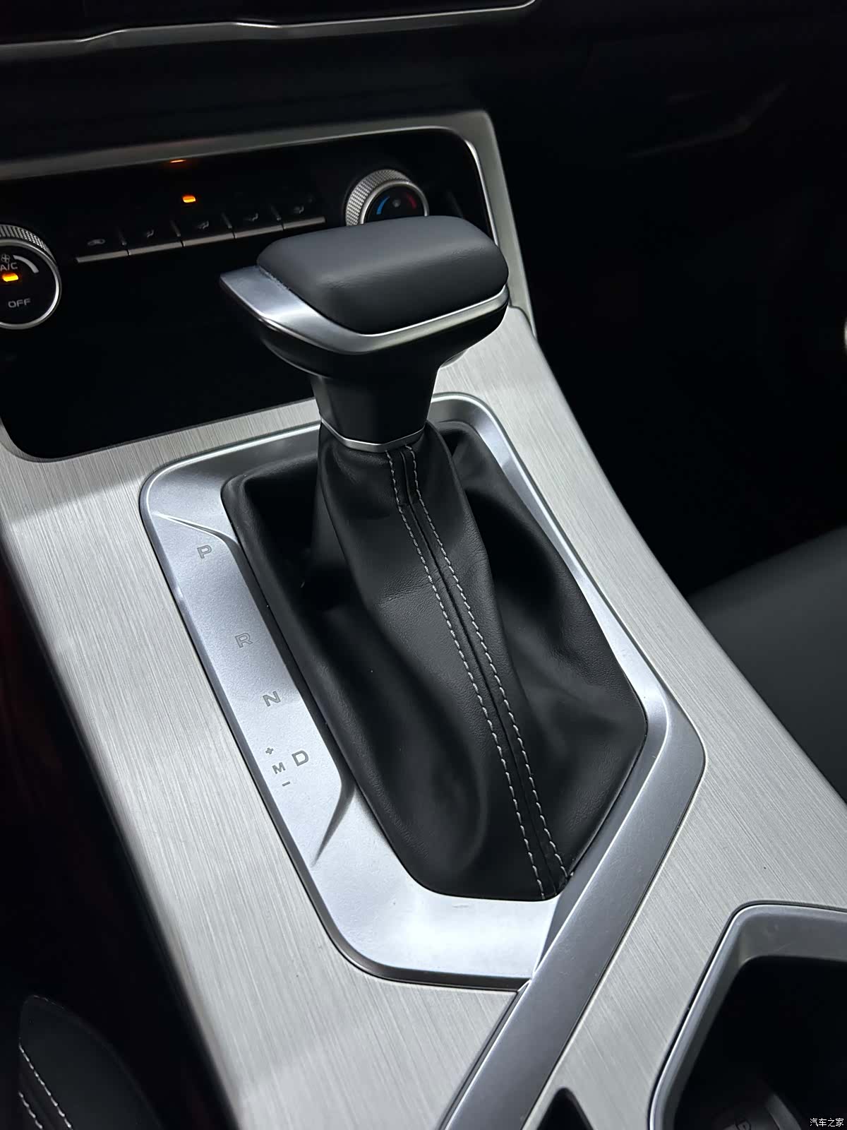 Geely Coolray, 2024 8