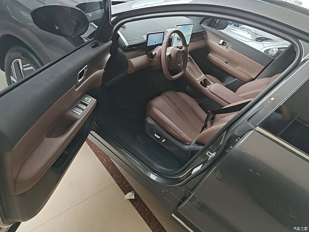 Wuling Starlight, 2024 16