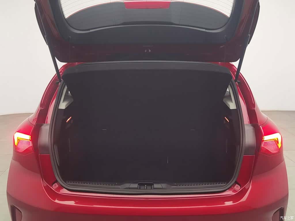 Ford Focus, 2019 16