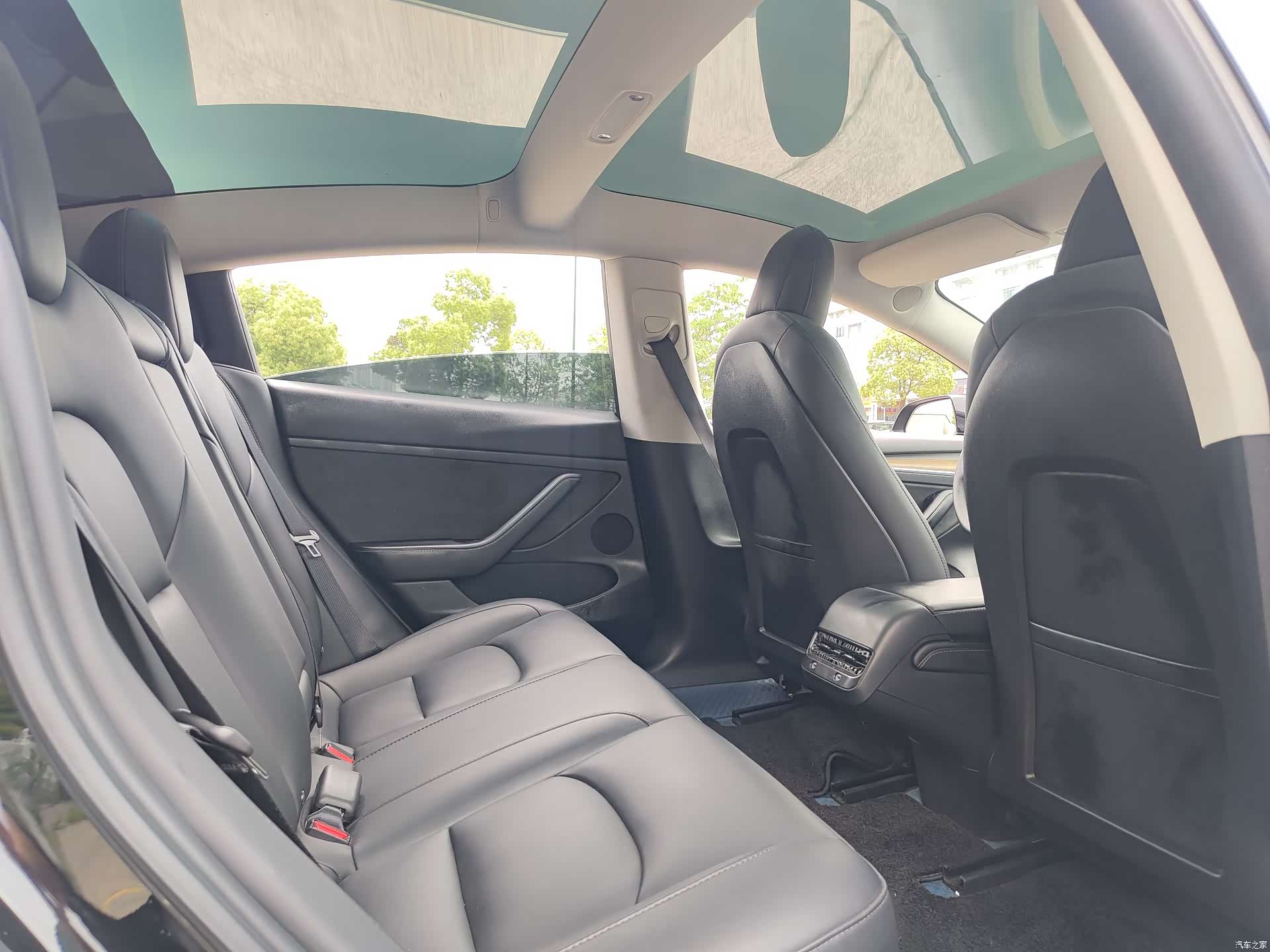 Tesla Model 3, 2022 15