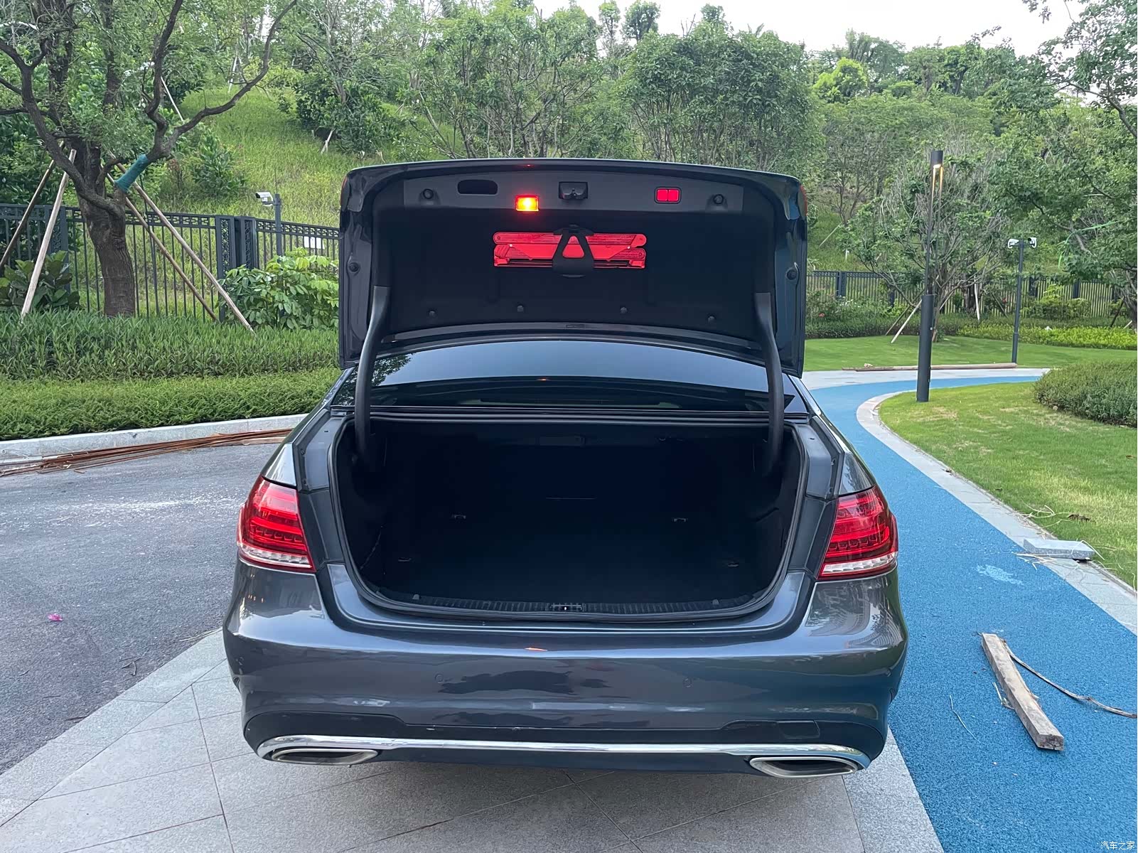 Mercedes-Benz E-Class, 2013 13