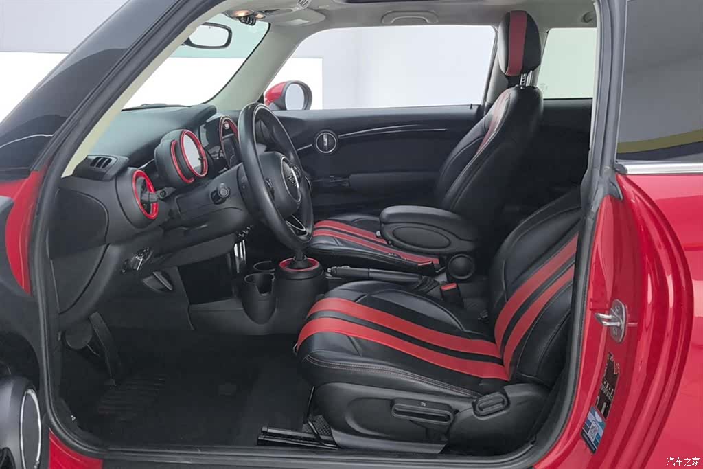 Mini ONE, 2019 9