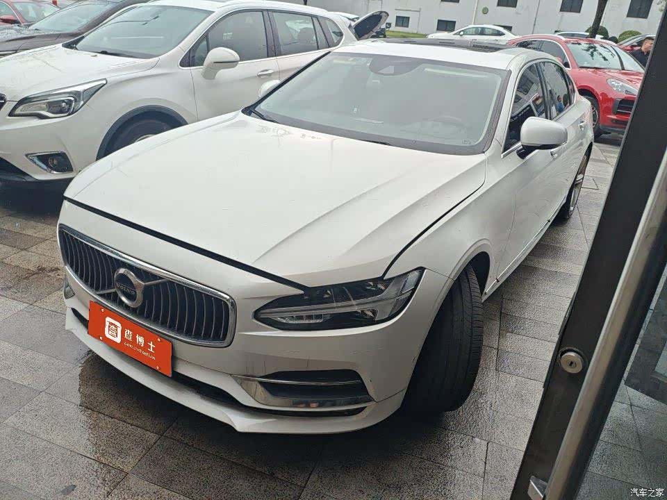 Volvo S90