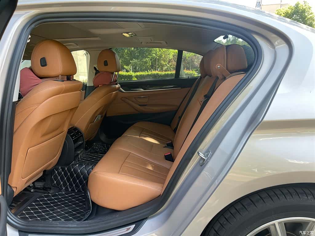 BMW 5 Series, 2018 9